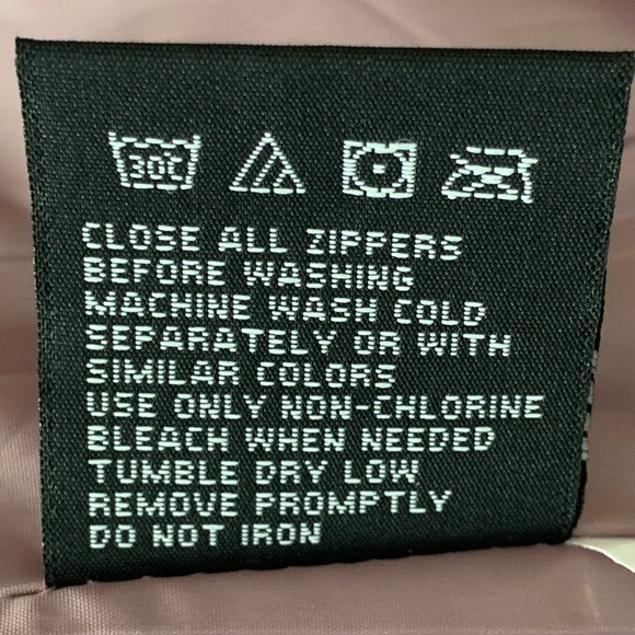 New Balance Hoodie Puffer Jacket. - Picture 10 of 11